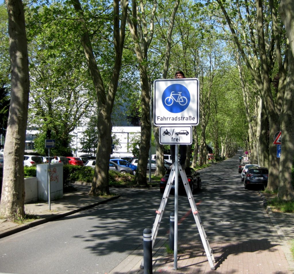 Platanenallee ist ab morgen Fahrradstraße | Rundblick Unna