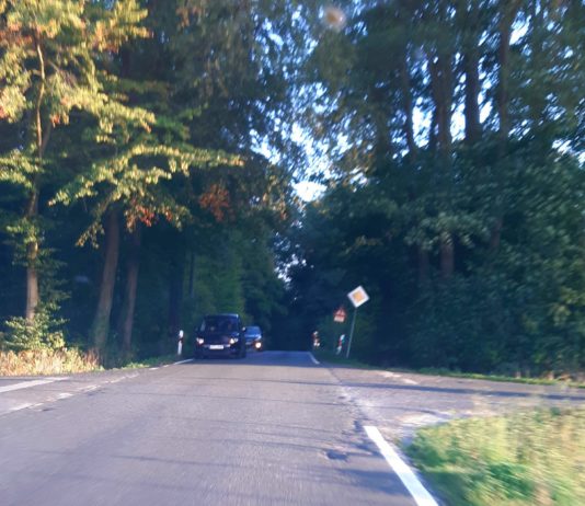 Betrunkener Unnaer kippt in Frömern mit Pkw in Graben und wird schwer verletzt – Führerschein eingezogen