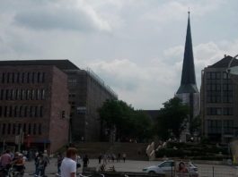 Vermummte beschmieren Katharinentreppe in DO schwarzgelb – Mann aus Schwerte filmt mit Drohne