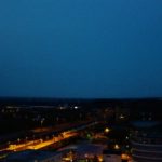 UN-Bahnlinie-abends-696×433