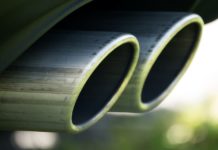 Internationales Raser-, Poser-, Tuner- und Datertreffen: Vermummte zünden Pyrotechnik – Polizei DO in landesweiter Zuständigkeit