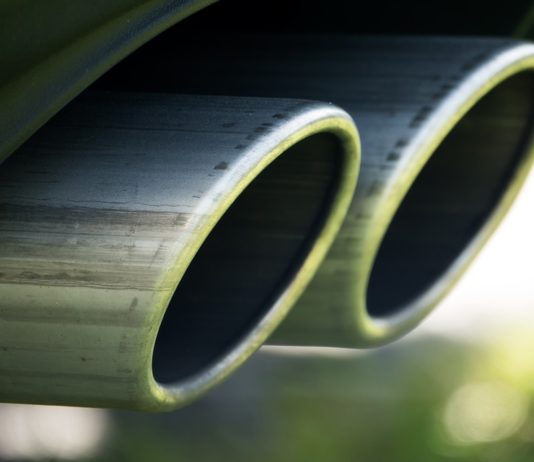 Internationales Raser-, Poser-, Tuner- und Datertreffen: Vermummte zünden Pyrotechnik – Polizei DO in landesweiter Zuständigkeit