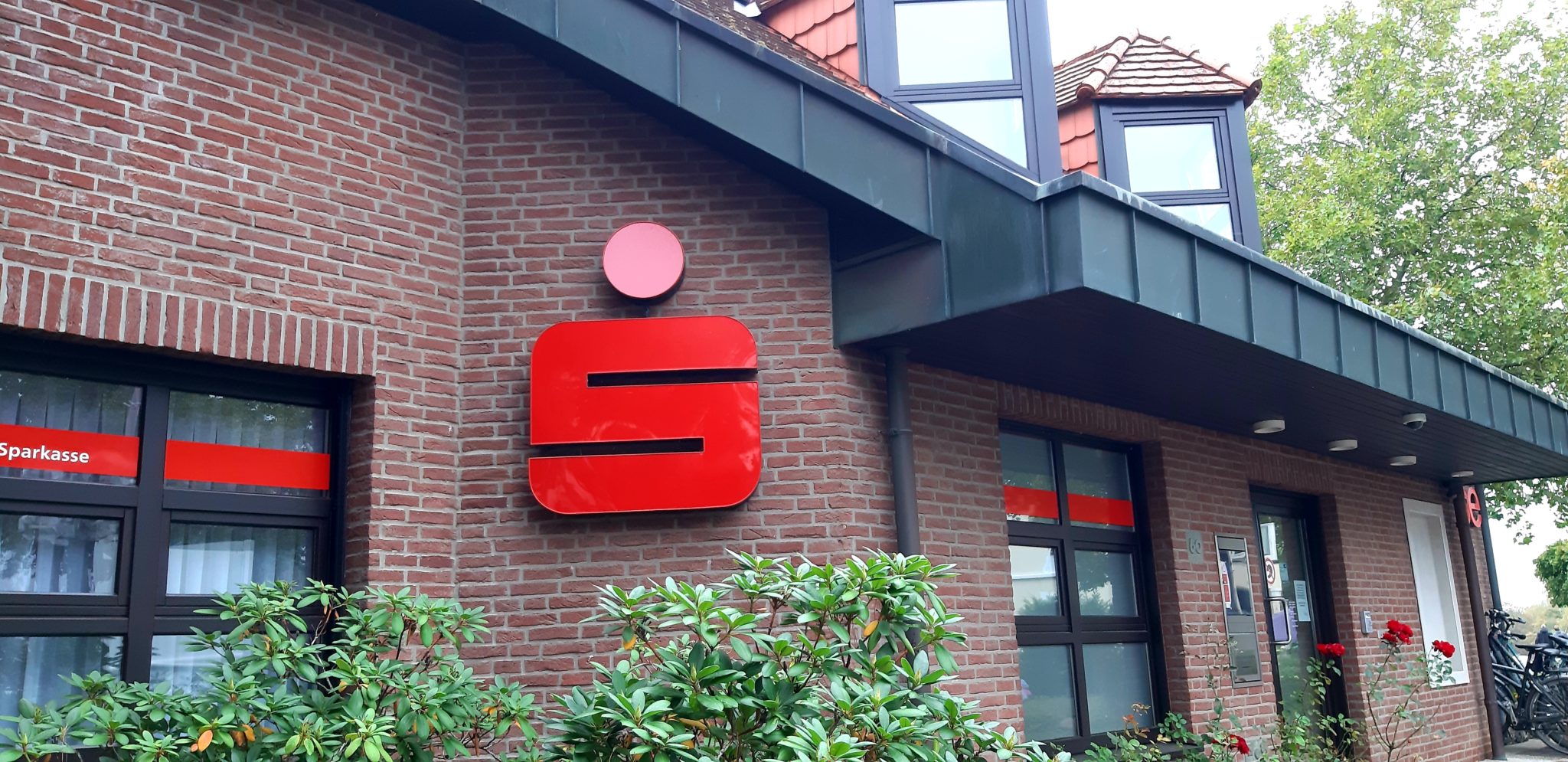 Sparkasse reduziert Öffnungszeiten und schließt zwei Filialen | Rundblick Unna