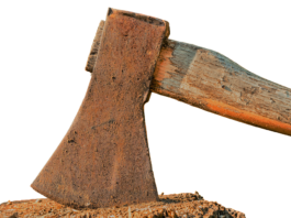 Mann wütet mit Axt in Scharnhorst – Autofahrer flüchtet aus Pkw – Täter mit Taser überwältigt