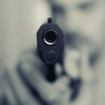 Mit Schusswaffe in der Haustür gestanden: Polizei stellt mit zahlreichen Einsatzkräften Waffen in Mengede sicher