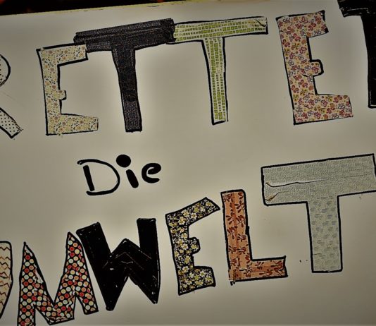 Umweltaktivisten blockieren B1 – Großer Polizeieinsatz nötig