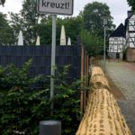 Morgentor Kreuzender Kellner