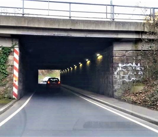 Unfallflucht mit verletzter Radlerin im Tunnel Höingstraße
