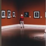 kunst_museum_-_unsplash.com_photo-1474020032926-7d0c24b931aa