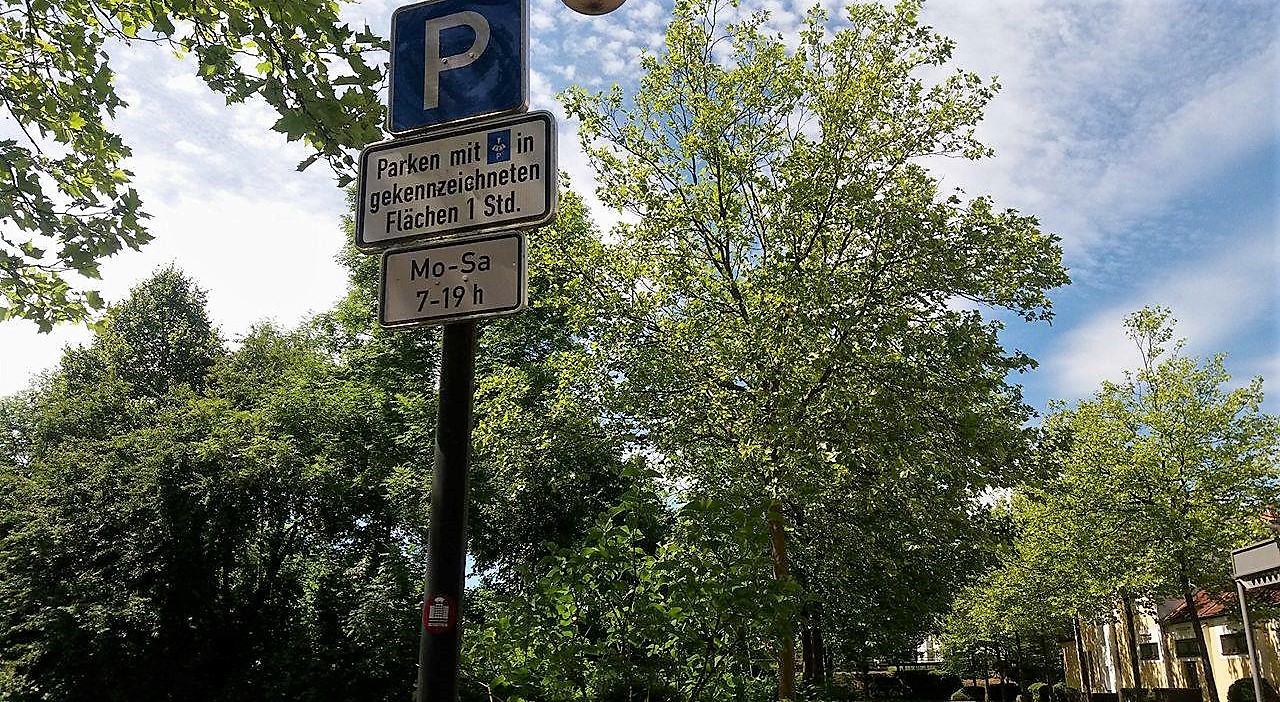 Parken mit Parkscheibe - Das macht fast jeder falsch
