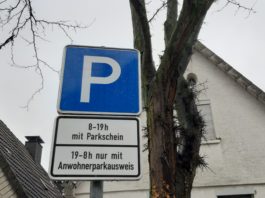 Unnaer Rentnerin zahlt 120 € für Bewohnerparkausweis, meldet Auto ab – Gebühr fürs ganze Jahr ist weg