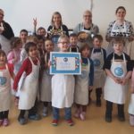 112311 Kochteam mit fertigen Gerichen