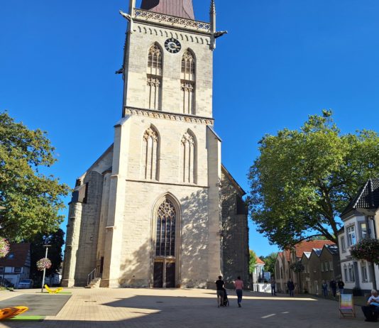 Trotz Rekordhitze: Streetfood-Festival lädt am Wochenende zum Schlemmen auf Ev. Kirchplatz Unna ein