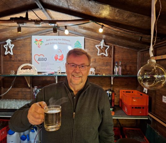 Glühwein genießen, Gutes tun: Unnaer AWO spendet 8000 € Weihnachtsmarkterlös wieder an 15 Einrichtungen und Vereine