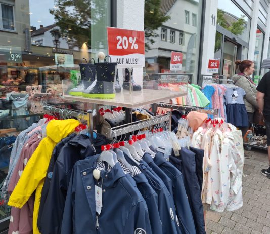 Schneider (FDP): „Die Zukunft umarmen“ mit bis zu 12 Shopping-Sonntagen – „Das belebt die Cities und hilft der Wirtschaft“
