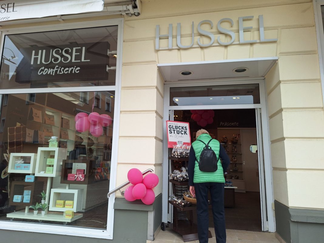 Pünktlich zum Unnaer Shopping-Sonntag: Hussel am Alten Markt ist wieder ...