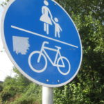 Radweg Radfahrer-Fussgaenger-Schild-scaled