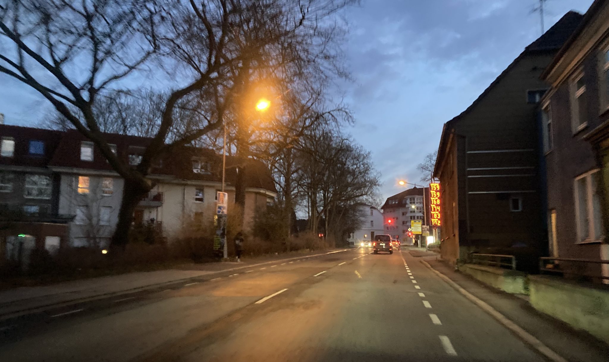 Vollsperrung auf FriedrichEbertStraße in Königsborn auf und gleich