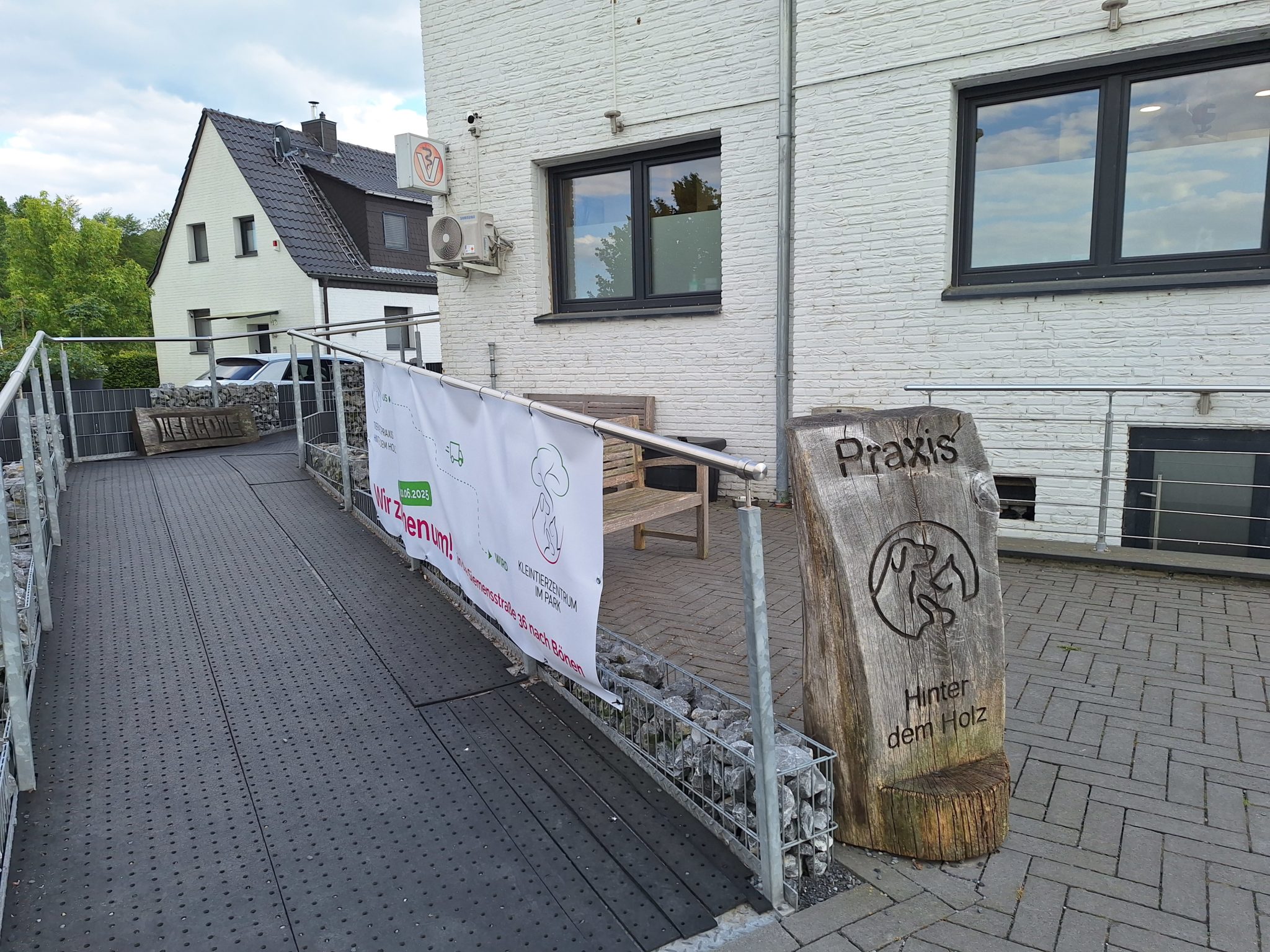 UNNAER TIERARZTPRAXIS ZIEHT NACH B NEN UND ER FFNET DORT NEU ALS visual data 5