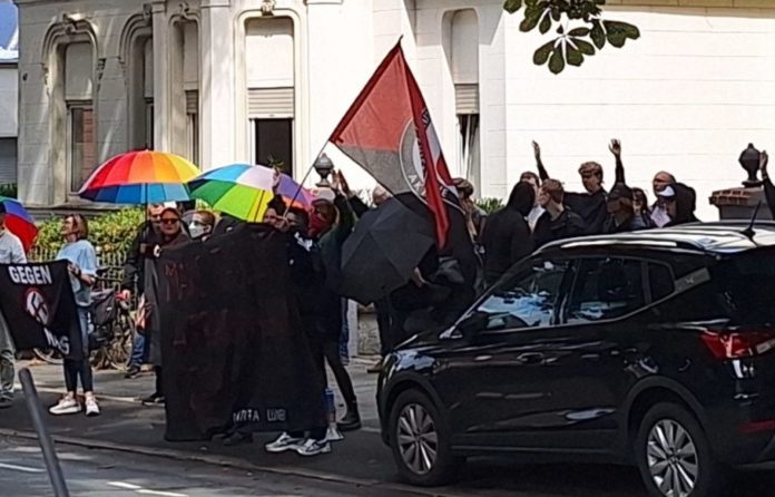 AfD Demo Antifa Vermummung