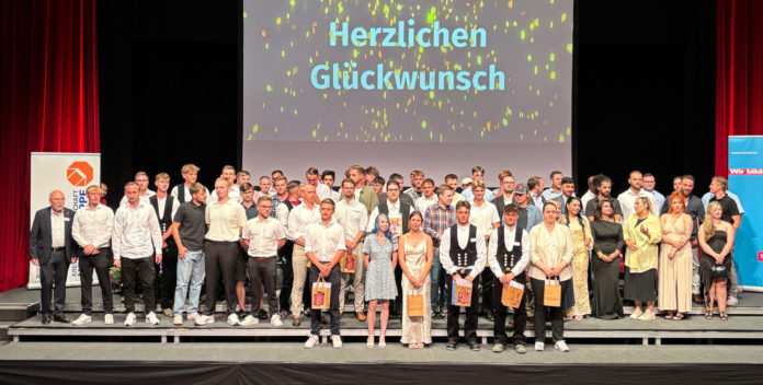 Bild 2_Gruppenfoto Absolventen Gesellenprüfung Sommer 2025_Kreis Unna