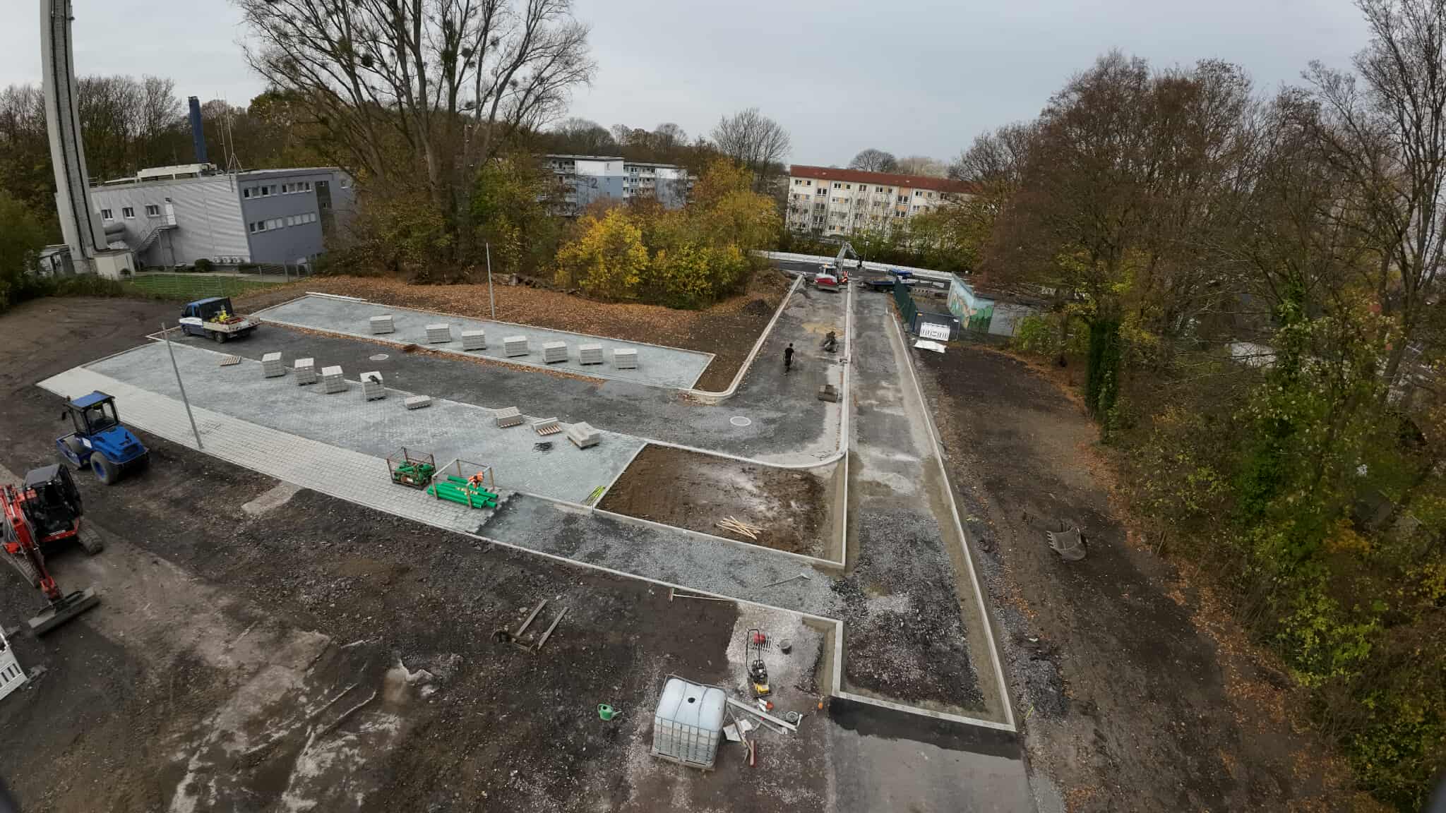 Brockhausplatz-f-r-neuen-Geh-Radweg-und-Parkplatz-bis-Jahresende-gesperrt