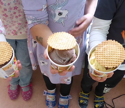 Ein letztes Eis, ein letzter Laternenumzug? Familienzentrum Unterm Regenbogen gibt Hoffnung noch nicht ganz auf