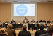 Neuer Kreistag konstituiert sich unter Landrat Löhr (SPD) – 13 Ausschüsse und vier Gremien gebildet