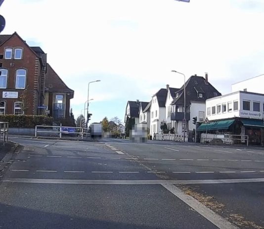 Radunfall auf dem Unnaer Ring – Autofahrer flüchtet Beethovenring Untere Husemannstraße. Foto: Martin Trillhose