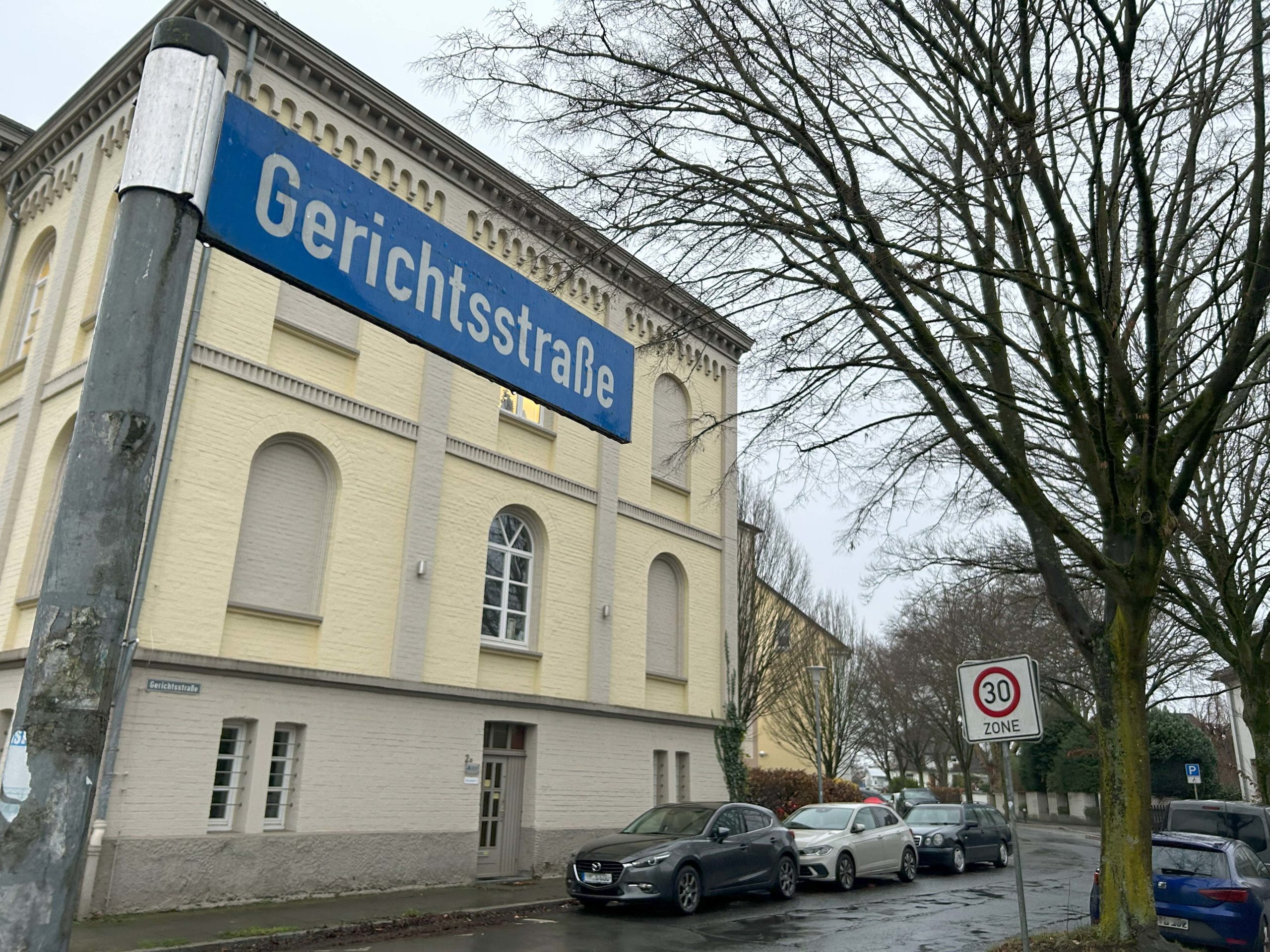 -Nur-mit-Einzelnen-gesprochen-Stadt-Unna-muss-zum-zweiten-Mal-wegen-Parkplatzbeseitigungen-zur-ckrudern