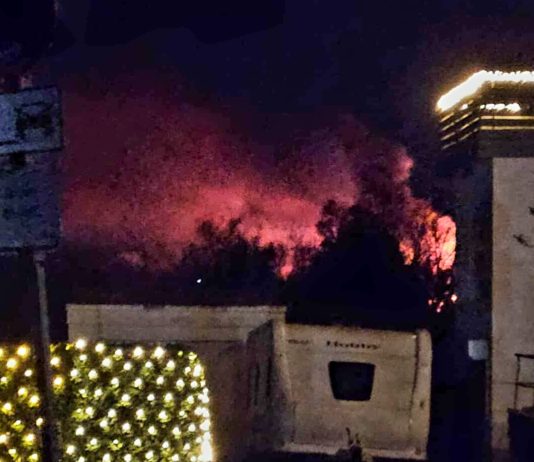 Feuer in Unnaer Gewerbegebiet – Zufahrt zur B1 gesperrt