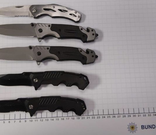 Lüner und Bergkamener mit fünf Messern im Großstadtbahnhof erwischt