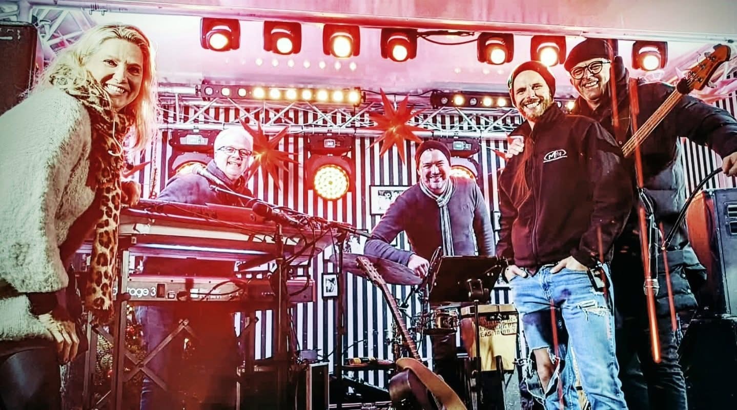 Zum-3-Advent-Late-Night-Shopping-Rudelsingen-und-viel-Musik-auf-Unnas-Weihnachtsmarkt