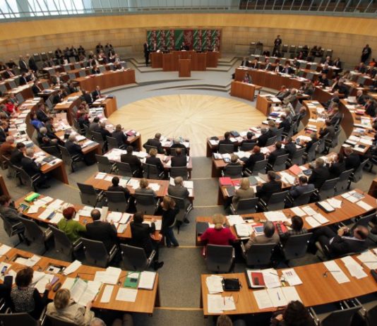 Wählen in NRW schon ab 16: „Jetzt muss die Bildungsarbeit beginnen, mit Schulen, Jugendverbänden, Zivilgesellschaft“