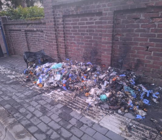 Mülltonnenbrände kurz nach Mitternacht vor Seniorenresidenz in Fröndenberg