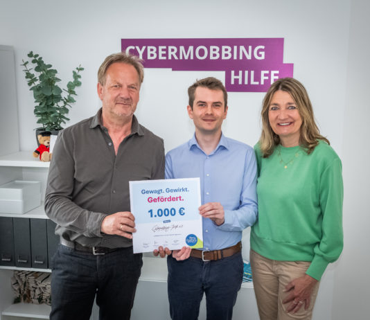 1,8 Mio. Jugendliche betroffen – Stiftung unterstützt Cybermobbing-Hilfe e.V. Schwerte mit 1000 Euro