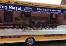 Nachfolgerin für Fisch Schröter auf Unnas Wochenmarkt bietet sogar Original-Schröter-Rezepte