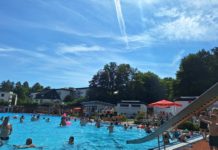 Auspendeln ins Nachbarfreibad: WfU nennt geplanten Bäderbus „Bankrotterklärung für Unna“