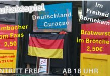 Public Viewing vor großem TV im Bornekampbad Unna
