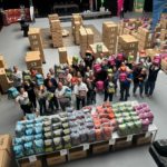 Für einen würdevollen Schulstart: Stiftung Kinderglück gibt in Holzwickede wieder 3400 Schulranzen aus