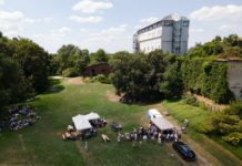 Sparkasse UnnaKamen spendiert Geflüchteten Ausflug in den Maxi-Park – „Austausch über Kommunen hinweg“
