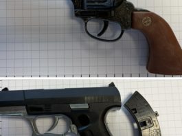 Mit Pistolen durch den Großstadtbahnhof – Junge Männer aktivieren mehrere Polizeistreifen