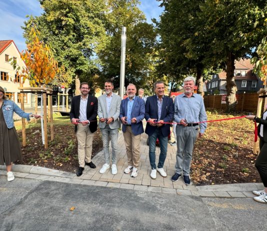Vor überschaubarem Andrang: Unnas Stadtspitze eröffnet Minette-Pötter-Park – Fotos und Bürgermeistervideo