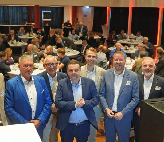 Erstes Hellweg-Wirtschaftsfrühstück in Unnaer Stadthalle mit vier Bürgermeistern aus dem Kreis